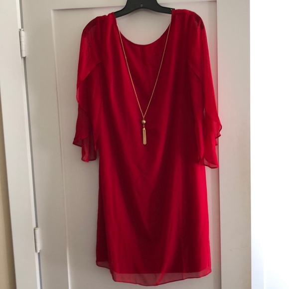 Dresses & Skirts - Red dress with necklace